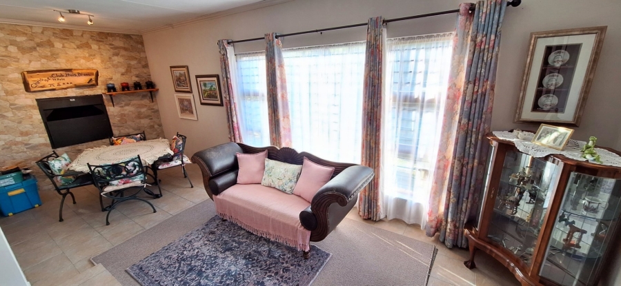 3 Bedroom Property for Sale in Albertinia Western Cape